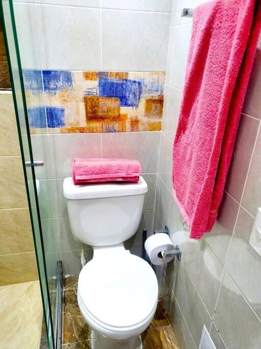 Piso Rosa En El Rodadero Con Piscina Y Amenidades *