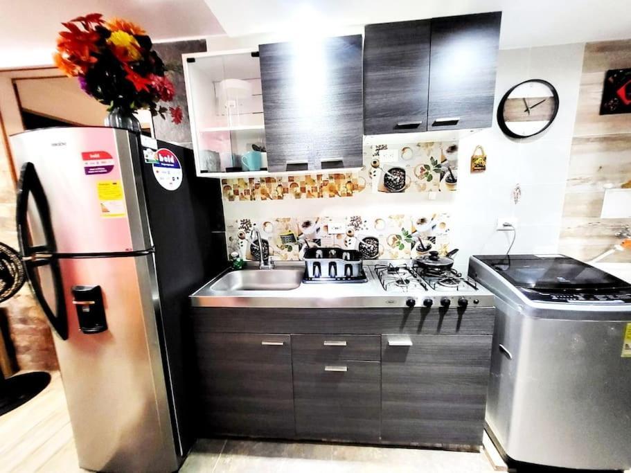 Piso Rosa En El Rodadero Con Piscina Y Amenidades Apartamento *